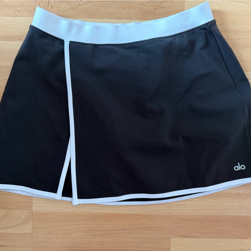 ALO Yoga Black and White Skirt